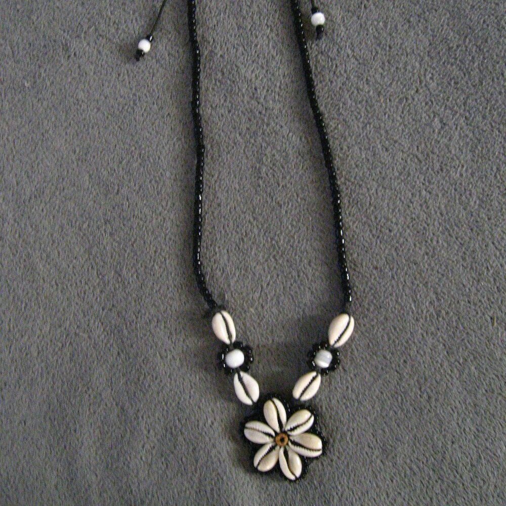 Groovy 1970's Shell & Bead String Choker Necklace - image 1